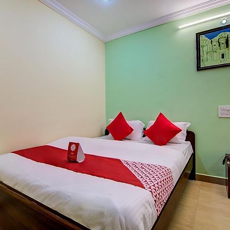 Oyo Lalitha Delight Hotel Visakhapatnam Ngoại thất bức ảnh