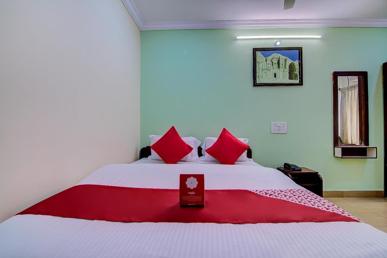 Oyo Lalitha Delight Hotel Visakhapatnam Ngoại thất bức ảnh