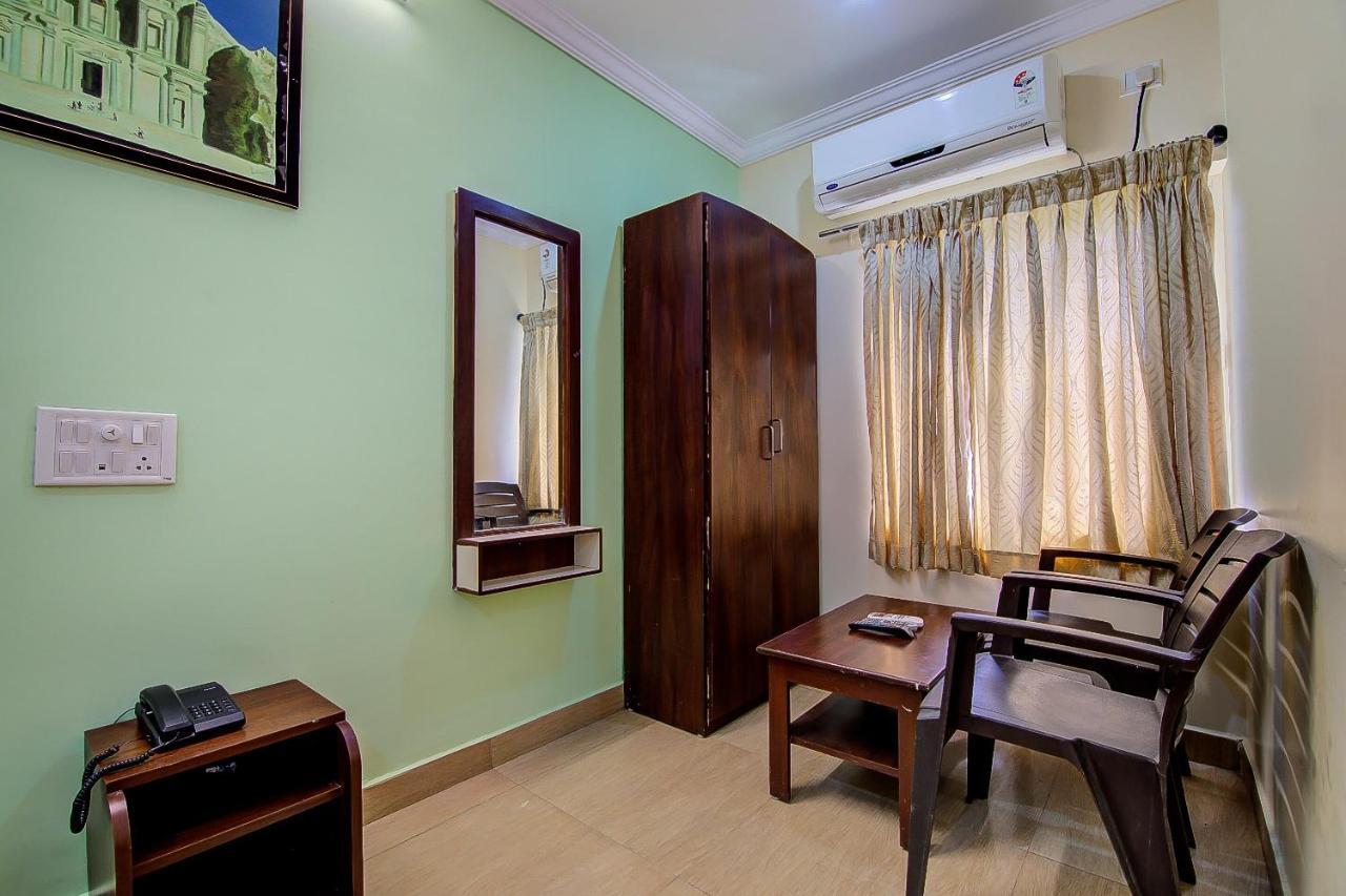 Oyo Lalitha Delight Hotel Visakhapatnam Ngoại thất bức ảnh