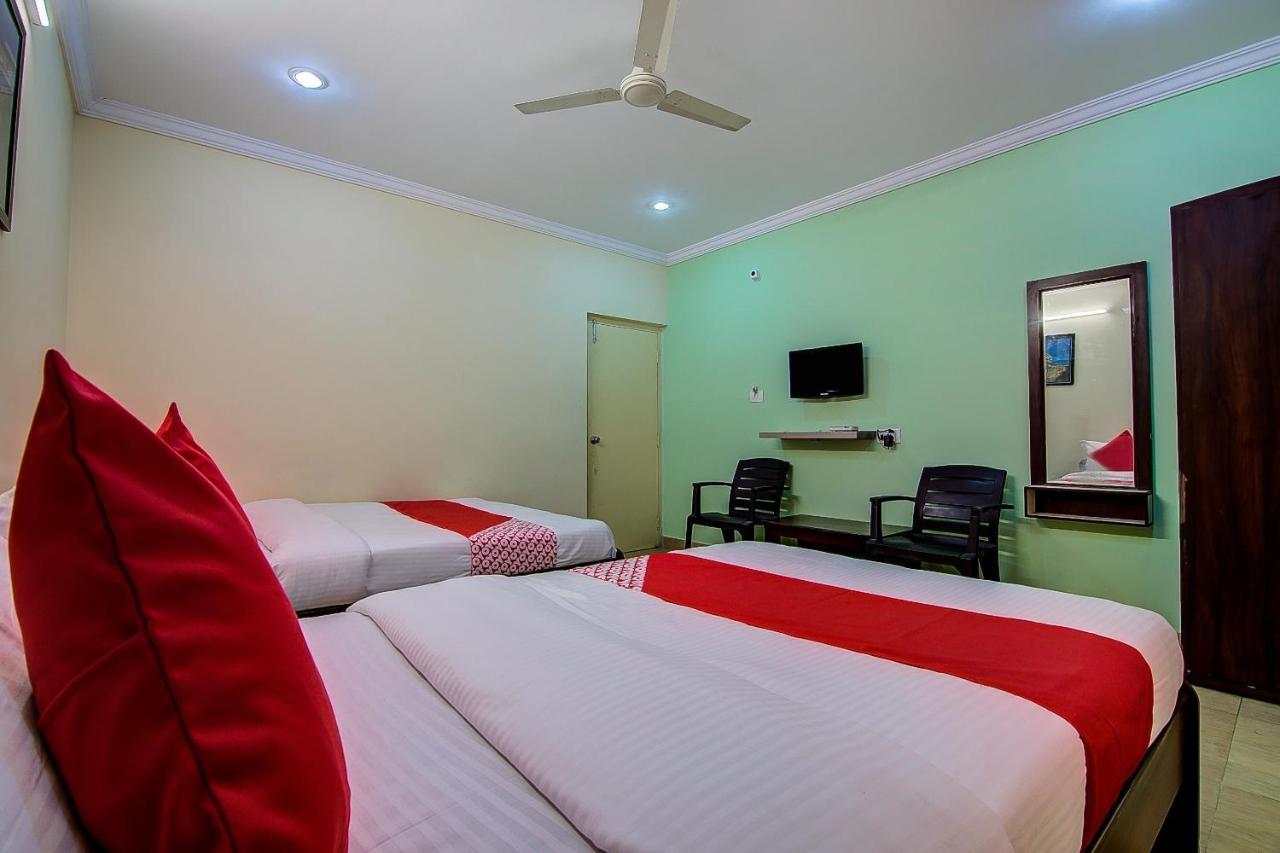 Oyo Lalitha Delight Hotel Visakhapatnam Ngoại thất bức ảnh