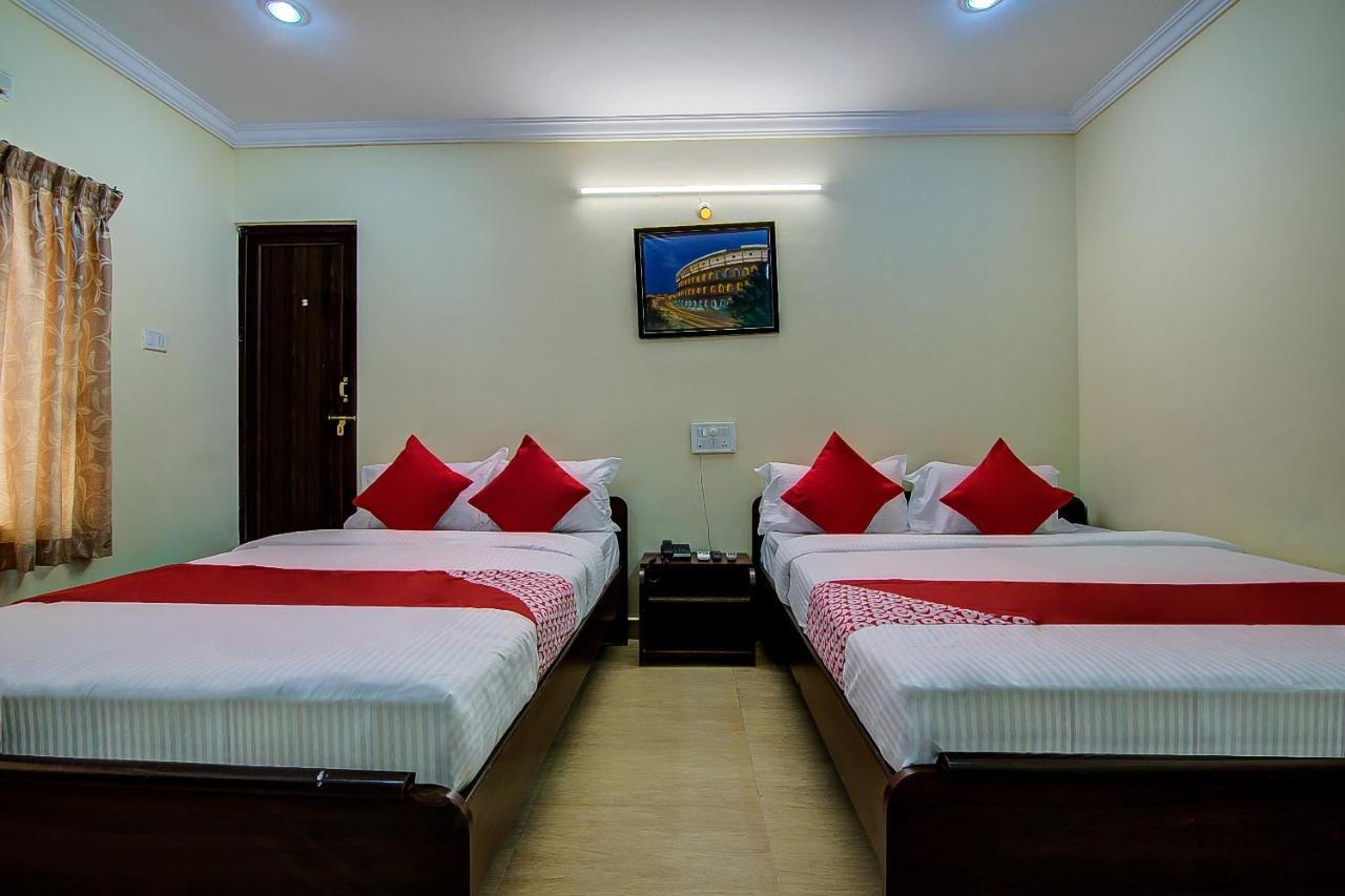 Oyo Lalitha Delight Hotel Visakhapatnam Ngoại thất bức ảnh